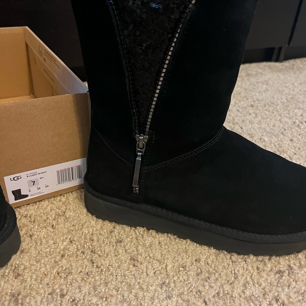 Ugg Classic Zip Boot